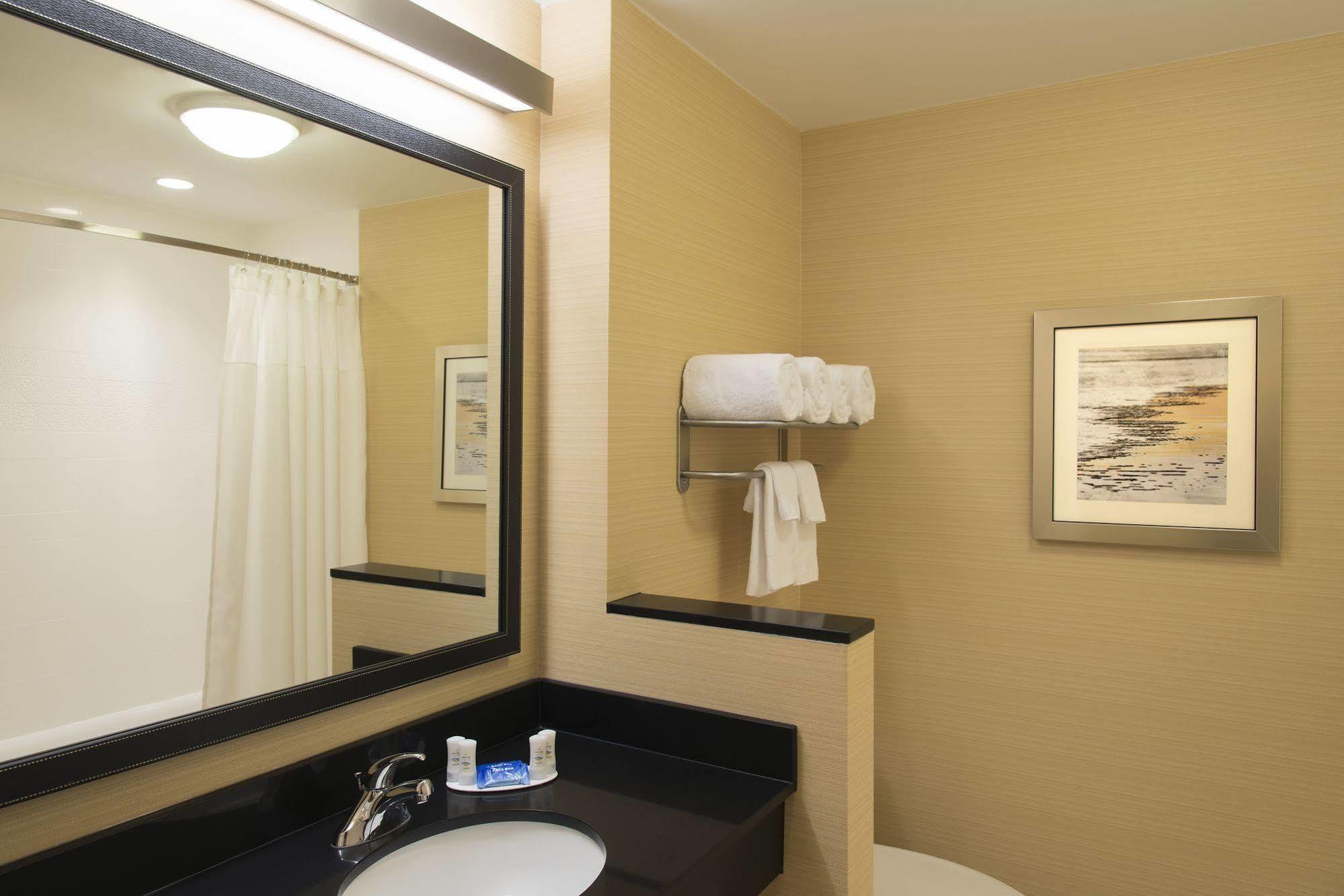 Fairfield Inn & Suites By Marriott Tampa Westshore/Airport Exterior photo